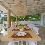 Arethousa House فيلة *