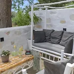 Arethousa House فيلة