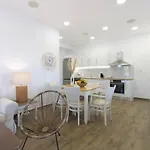 Arethousa House فيلة *