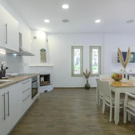 Arethousa House *