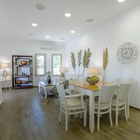 Arethousa House וילה