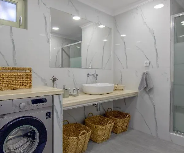 Arethousa House Drios